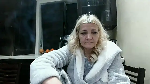 ButterflyBlondie online show from February 3, 2:53 am