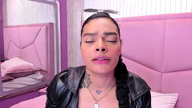 EmmaEbony  online show from October 22, 12:10 pm