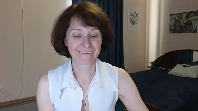 Lia Tito online show from November 30, 6:28 am