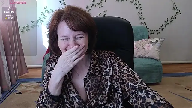 Lia Tito online show from April 4, 8:24 am