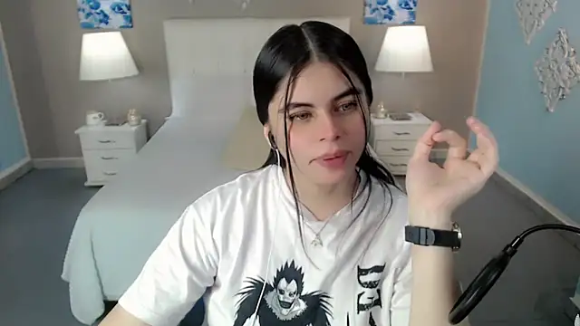 maddissonivanova online show from October 12, 8:22 pm