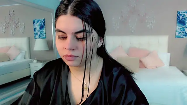 maddissonivanova online show from April 15, 7:14 pm