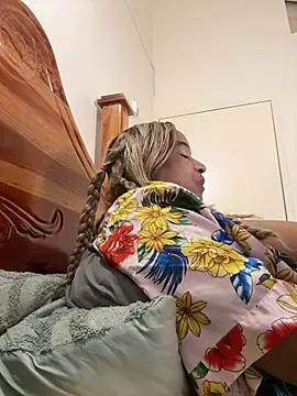 iriebusty online show from March 25, 7:06 pm