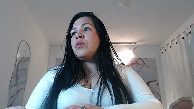 Snapshot of Ashley_Grahaam chatting on October 31, 1:51 am Ashley Grahaam online show from October 31, 1:51 am