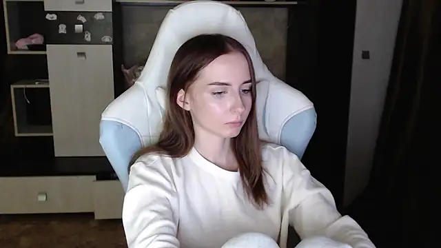 Cutti Crystal online show from October 27, 6:13 pm