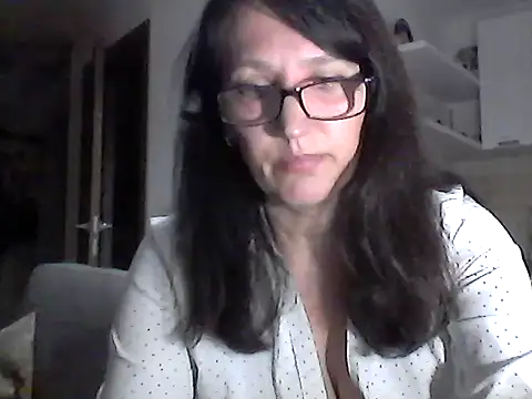 Elena48324 online show from April 7, 5:48 pm