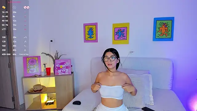 Snapshot of AprilAddams_ chatting on September 29, 9:20 pm AprilAddams  online show from September 29, 9:20 pm