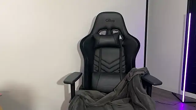 s meow online show from March 16, 11:30 pm