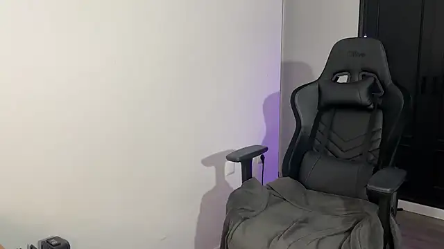 s meow online show from March 14, 12:44 am