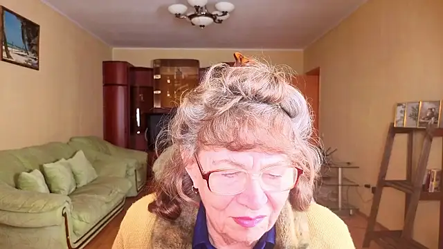 Betty Brick online show from January 14, 1:38 pm