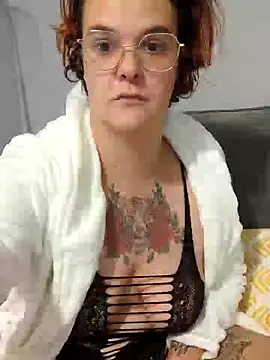 DadoTigresse online show from October 19, 8:33 pm