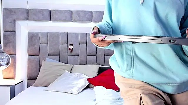 JuliettaBleer online show from December 1, 12:19 pm