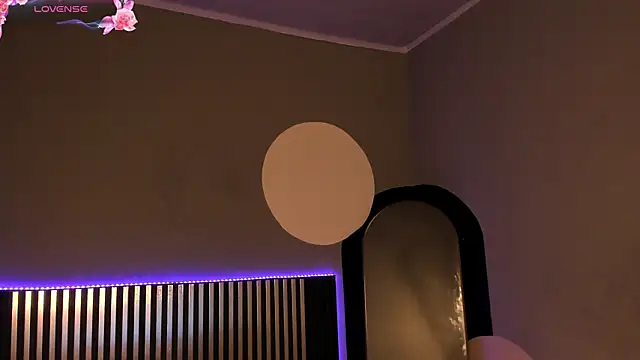 Emilybeltons online show from October 3, 9:31 pm