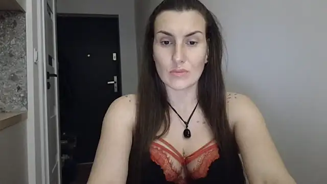 DonnaAmore online show from April 17, 8:33 pm