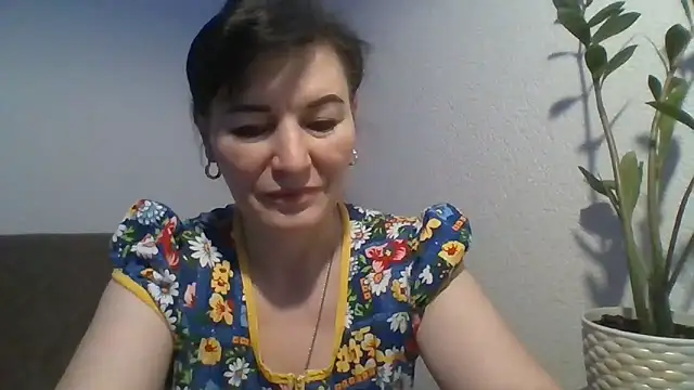 Krystal 82 online show from February 8, 2:10 pm