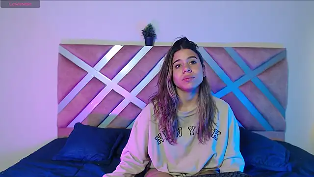 Rachell criss online show from September 26, 4:43 am