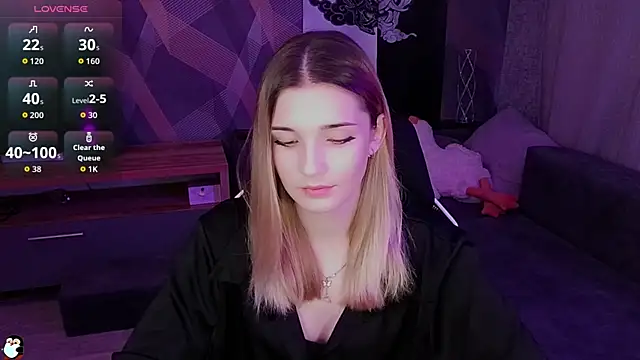 Sandy Belle online show from November 21, 9:17 pm