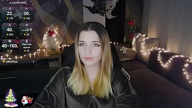 Sandy Belle online show from December 13, 9:54 pm