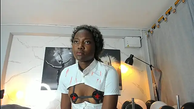 Evaa 18 online show from October 31, 6:34 pm