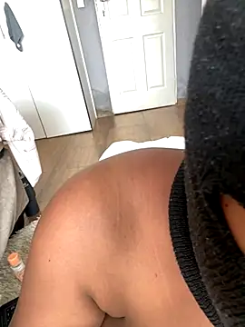 curvywithbigtitties online show from September 23, 11:19 am