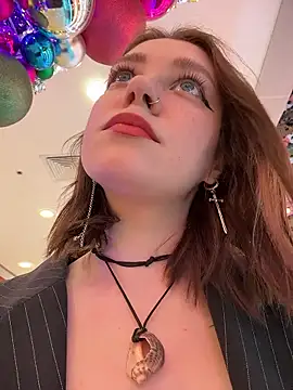 lucy-joy online show from January 17, 9:28 am