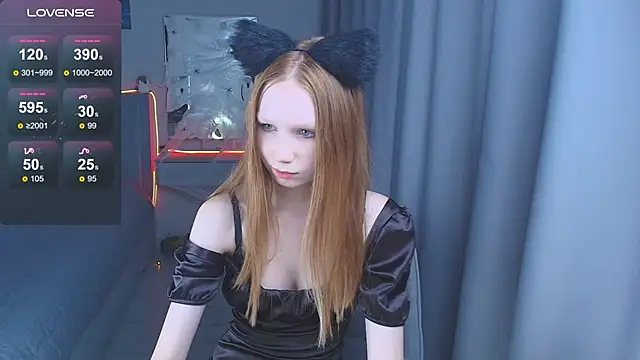 Snapshot of FoxyMira chatting on October 25, 1:41 pm FoxyMira online show from October 25, 1:41 pm