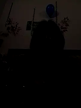 Yourhotsweetgirl online show from November 17, 4:51 pm