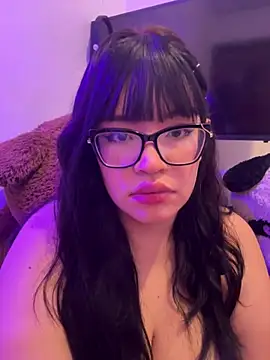 Emily Taylor2 online show from March 28, 2:00 am