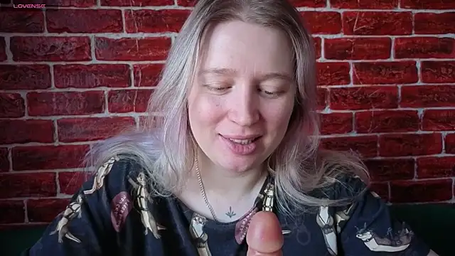 CitrusBlissss online show from April 6, 2:55 am