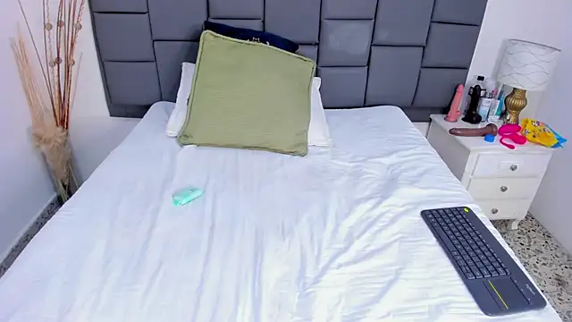 summer williams18 online show from January 6, 5:38 pm