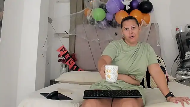 Lady miss    online show from October 15, 1:36 pm