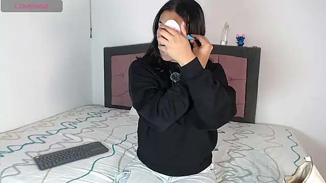 Sarahcutexoxox online show from December 4, 3:09 am