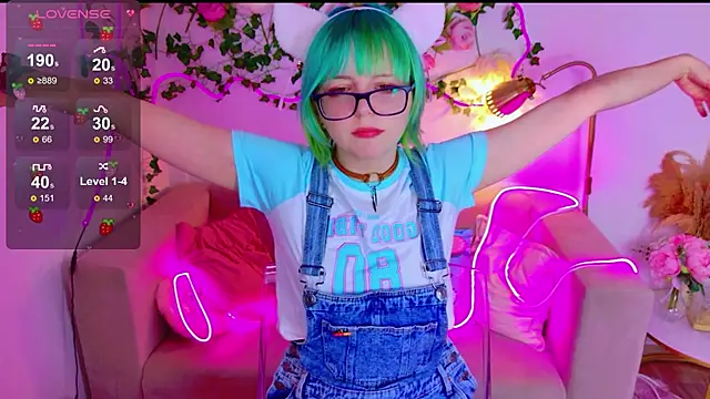 CoralineYoung online show from April 1, 1:41 pm