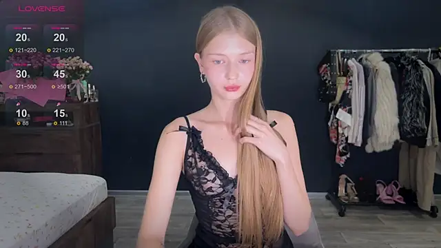 Snapshot of holylisssa chatting on October 12, 8:22 pm holylisssa online show from October 12, 8:22 pm