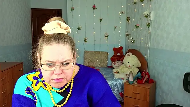 Audrey Aura online show from September 30, 7:36 am