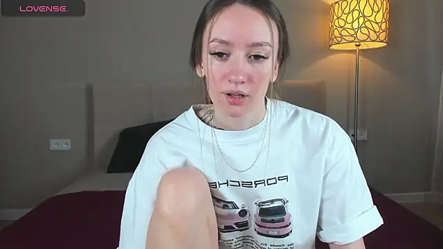 cutienaughtygirl online show from April 16, 9:31 am