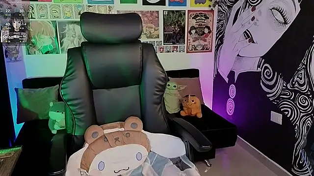 Yuhwan  online show from February 10, 12:46 am