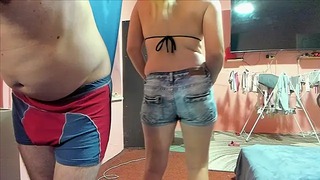 Snapshot of vickymike chatting on October 22, 7:13 am vickymike online show from October 22, 7:13 am