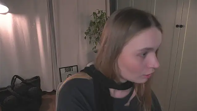 lisa schiele online show from February 7, 8:45 pm