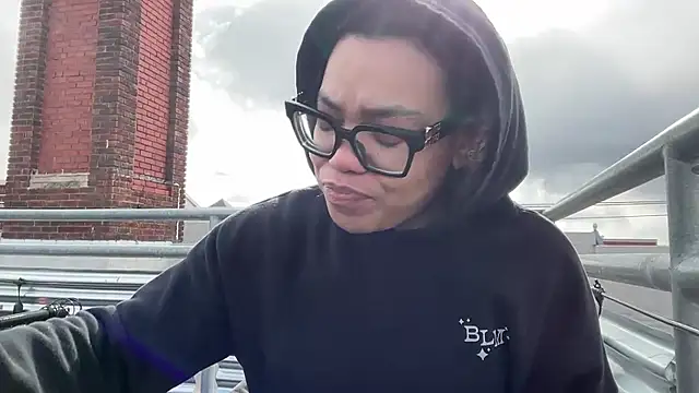 zahrabliss online show from March 12, 8:00 pm