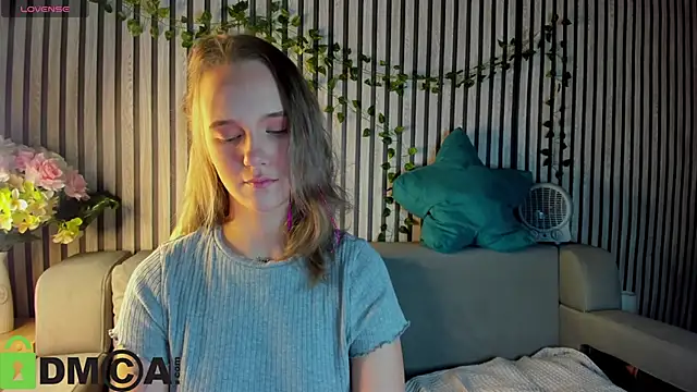 Casey Sweeet online show from December 2, 9:22 am