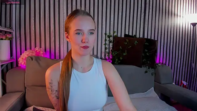 Casey Sweeet online show from April 6, 1:12 pm