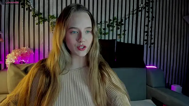 Casey Sweeet online show from February 7, 1:09 am