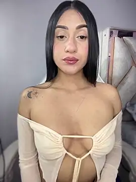 isabela l online show from April 13, 10:54 pm