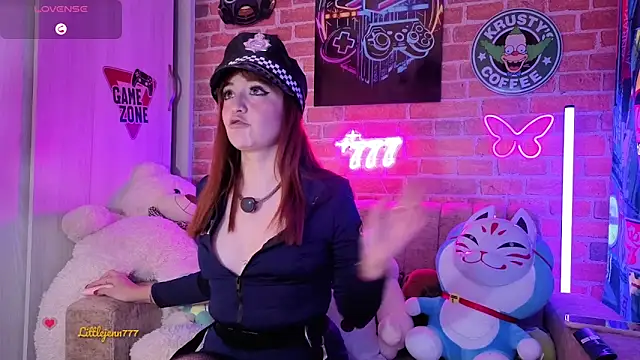 Snapshot of Littlejenn777_ chatting on October 21, 12:36 am Littlejenn777  online show from October 21, 12:36 am