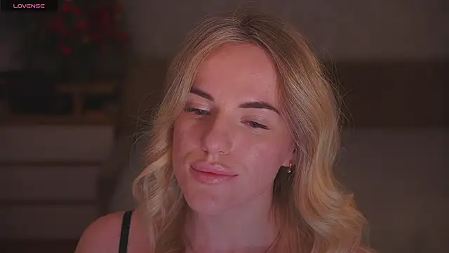 Vanille Mystery online show from January 9, 2:27 am