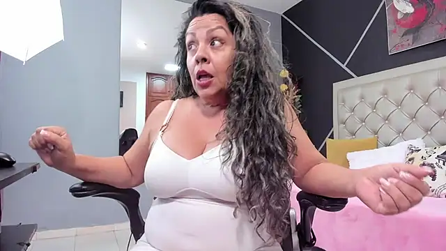 kris milff online show from November 13, 11:04 pm