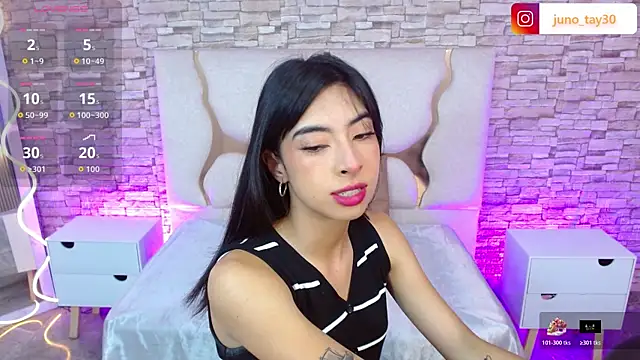 juno tay online show from November 11, 11:51 am