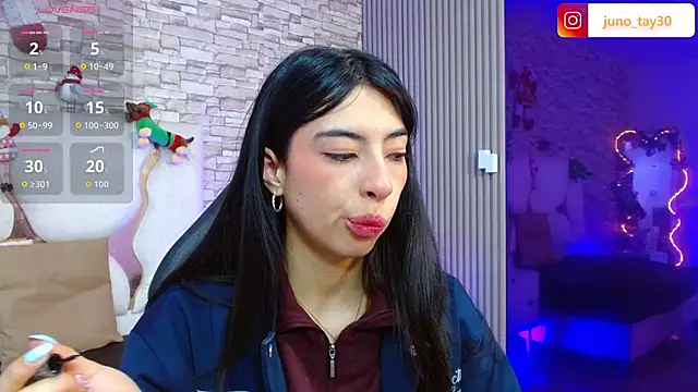 juno tay online show from December 15, 11:48 am