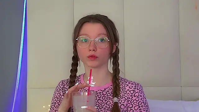 KeiraAsti online show from November 26, 6:31 pm